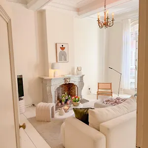 https://apt-unique-mansion-rl.brusselshotelsbook.com